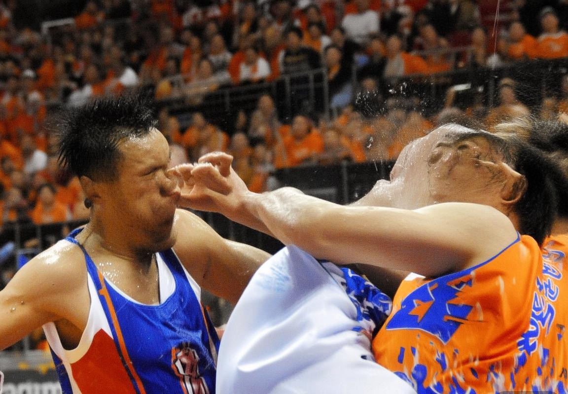 2012CBA季后赛京晋巅峰对决：传奇之战精彩回顾(图2)